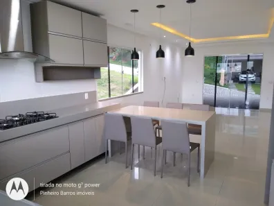 Casa de Condomínio com 3 Quartos para alugar, 200m² no Flamengo, Maricá
