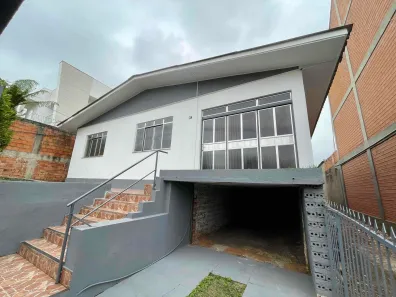 Casa com 3 Quartos para alugar, 145m² no Santa Maria, Chapecó