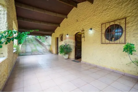 Fazenda / Sítio / Chácara com 3 Quartos à venda, 245m² no , Jarinu
