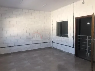 Galpão / Depósito / Armazém à venda, 250m² no Varadouro, São Sebastião