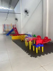 Galpão / Depósito / Armazém à venda, 180m² no Jardim Atlântico Central (Itaipuaçu), Maricá