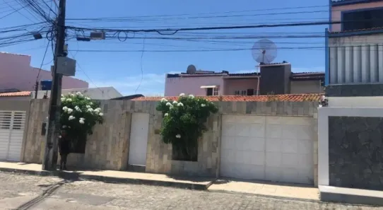 Casa com 6 Quartos à venda, 220m² no Pereira Lobo, Aracaju