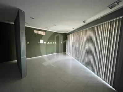 Galpão / Depósito / Armazém para alugar, 83m² no São José, Aracaju