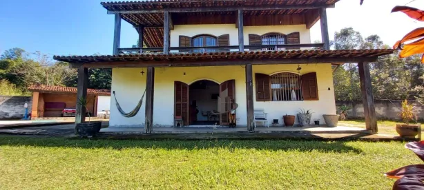 Fazenda / Sítio / Chácara com 10 Quartos à venda, 463m² no Centro, Piraí