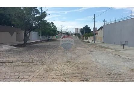 Galpão / Depósito / Armazém para alugar, 750m² no Candelária, Natal