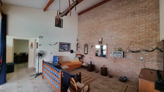 Fazenda / Sítio / Chácara com 2 Quartos à venda, 2000m² no Tataúba, Caçapava