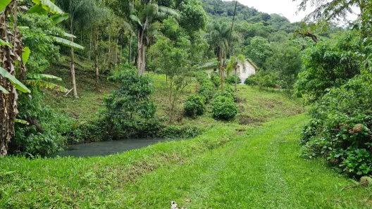 Fazenda / Sítio / Chácara com 2 Quartos à venda, 17000m² no , Águas Mornas