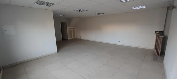 Galpão / Depósito / Armazém com 4 Quartos à venda, 628m² no Vila Mury, Volta Redonda