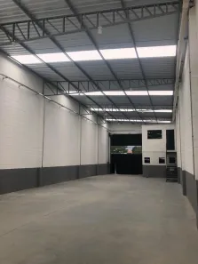 Galpão / Depósito / Armazém para alugar, 300m² no Vila Varela, Poá
