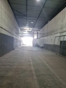 Galpão / Depósito / Armazém para alugar, 700m² no Riviera Fluminense, Macaé