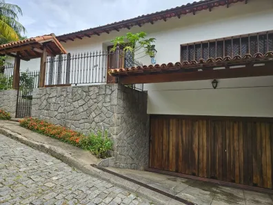Casa com 3 Quartos à venda, 10m² no Castelanea, Petrópolis