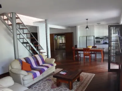 Casa com 3 Quartos à venda, 196m² no Jardim dos Ipês, Embu das Artes