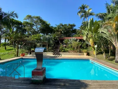 Fazenda / Sítio / Chácara com 7 Quartos à venda, 900m² no Parque Agrinco, Guararema
