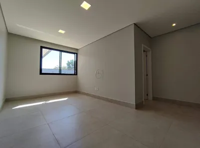 Casa de Condomínio com 4 Quartos à venda, 343m² no Região dos Lagos, Brasília