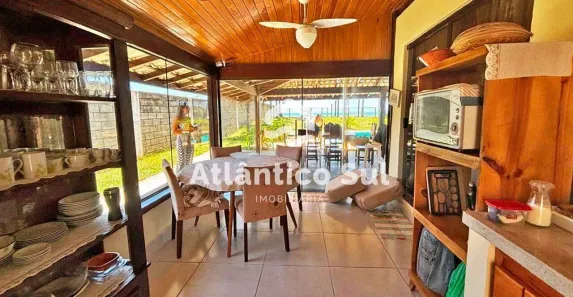 Casa com 3 Quartos à venda, 160m² no Conquista, Ilhéus