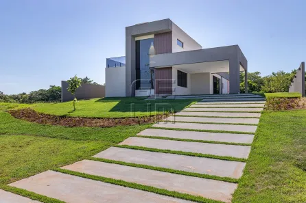 Sobrado com 3 Quartos à venda, 261m² no , Sertanópolis