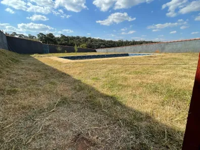 Fazenda / Sítio / Chácara com 3 Quartos à venda, 100m² no Centro, Atibaia