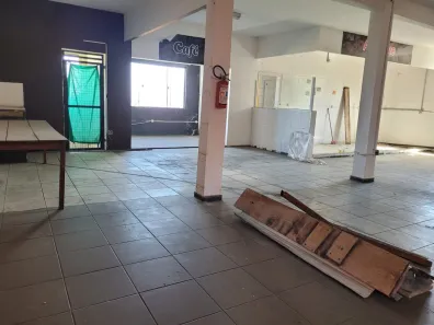 Galpão / Depósito / Armazém para alugar, 180m² no Jardim Sandra Maria, Taubaté