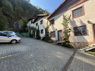 Casa de Condomínio com 1 Quarto para alugar, 40m² no Castelanea, Petrópolis
