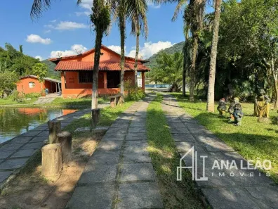 Fazenda / Sítio / Chácara com 3 Quartos à venda, 180m² no Parada Modelo, Guapimirim