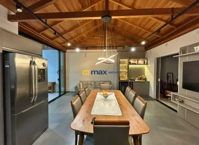 Casa com 4 Quartos à venda, 185m² no Meia Praia, Navegantes