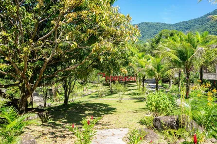 Fazenda / Sítio / Chácara com 4 Quartos à venda, 400m² no Cachoeiros, Macaé