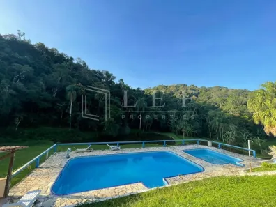 Fazenda / Sítio / Chácara com 3 Quartos à venda, 12m² no Centro, São Lourenço da Serra