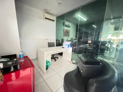 Loja / Salão / Ponto Comercial com 2 Quartos para venda ou aluguel, 600m² no Lagoa Nova, Natal