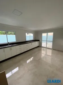 Sobrado com 3 Quartos à venda, 150m² no Residencial São Bernardo, Poços de Caldas