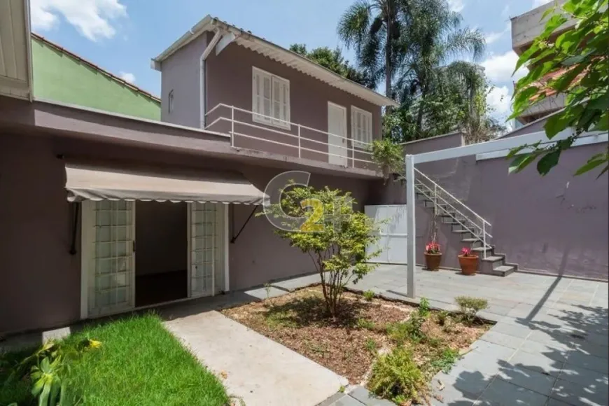 Foto do imóvel - Casa para alugar com 3 quartos, 2 suítes, 371 m², 2 banheiros e 4 vagas na garagem próximo ao.