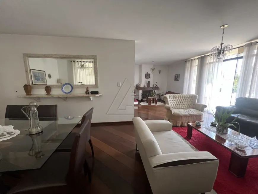Foto do imóvel - Sobrado à venda com 3 quartos, 3 suítes, 356 m², 5 banheiros e 3 vagas na garagem em
