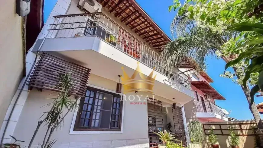 Foto do imóvel - Casa à venda com 3 quartos, 1 suíte, 130 m², 3 banheiros e 2 vagas na garagem em