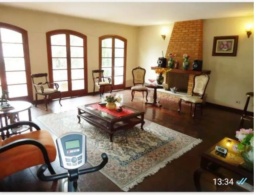 Foto do imóvel - Sobrado à venda com 3 quartos, 2 suítes, 303 m², 4 banheiros e 6 vagas na garagem em