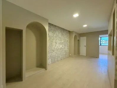 Conjunto Comercial / Sala para alugar, 46m² no Centro, Blumenau