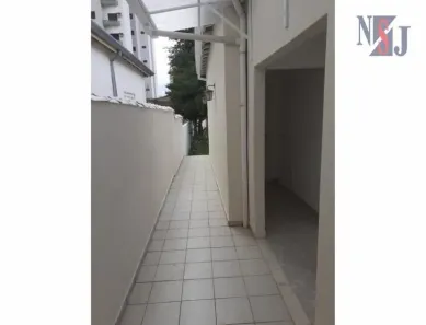 Casa para alugar, 300m² no Centro, Taubaté