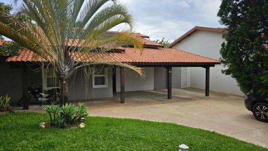 Casa de Condomínio com 4 Quartos à venda, 700m² no Jardim Estoril, Marília