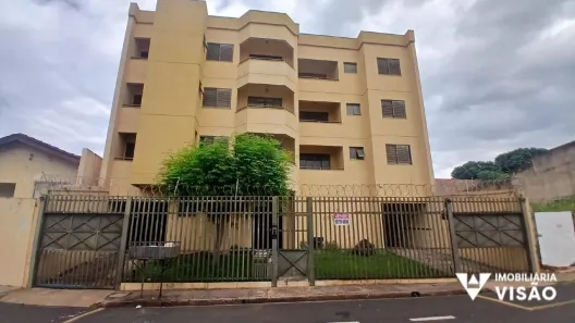 Apartamento com 2 Quartos para alugar, 96m² no Centro, Uberaba