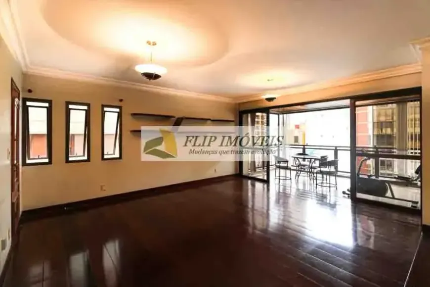 Foto do imóvel - Apartamento à venda com 3 quartos, 2 suítes, 198 m², 3 banheiros e 4 vagas na garagem em