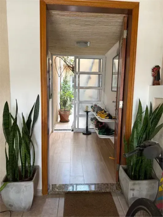 Foto do imóvel - Sobrado à venda com 2 quartos, 1 suíte, 140 m², 3 banheiros e 2 vagas na garagem em