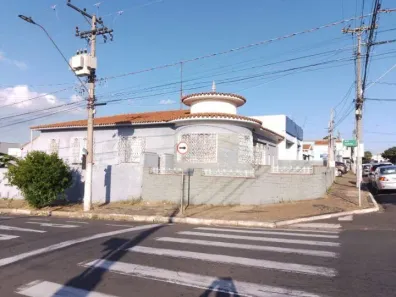 Casa com 3 Quartos para venda ou aluguel, 221m² no Centro, Sumaré