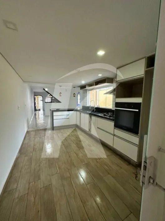 Foto do imóvel - Sobrado para alugar com 4 quartos, 3 suítes, 120 m², 4 banheiros e 2 vagas próximo ao Metrô.