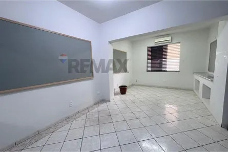 Conjunto Comercial / Sala para alugar, 20m² no Centro, Lins