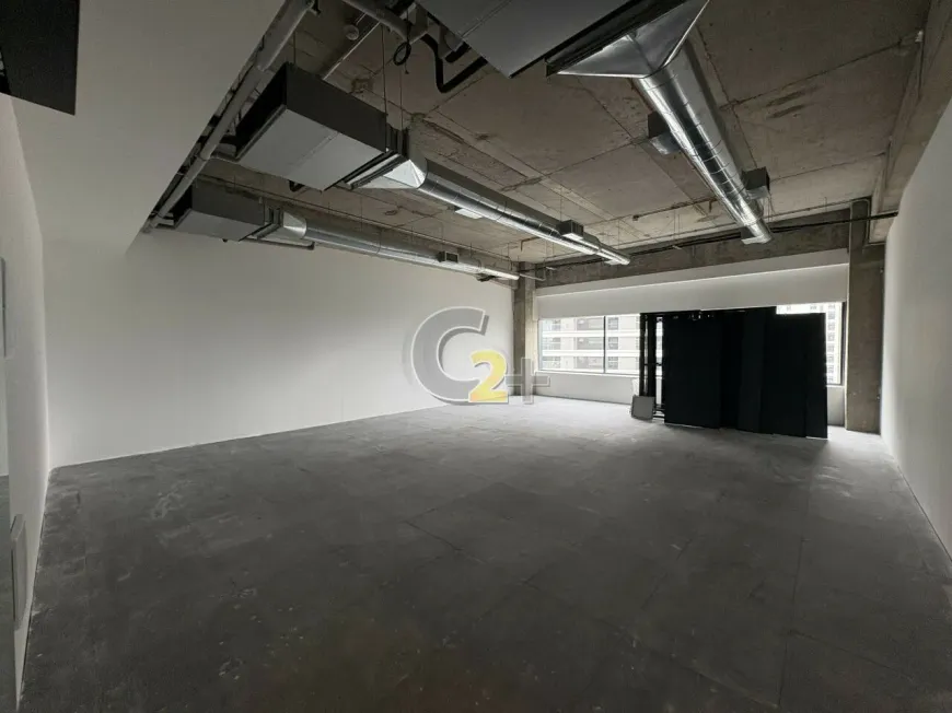 Foto do imóvel - Sala/Conjunto/Escritório para alugar com ar-condicionado, 2 banheiros, 3 vagas na garagem e.
