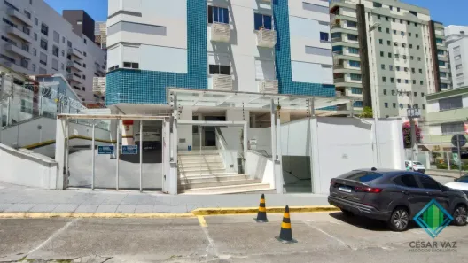 Apartamento com 2 Quartos à venda, 61m² no Centro, Florianópolis