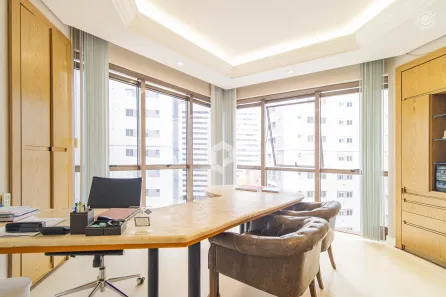 Conjunto Comercial / Sala à venda, 69m² no Centro, Curitiba
