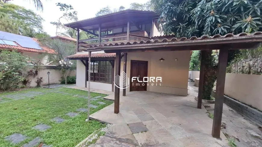 Foto do imóvel - Casa de condomínio à venda com 3 quartos, 1 suíte, 260 m², 3 banheiros e 3 vagas em