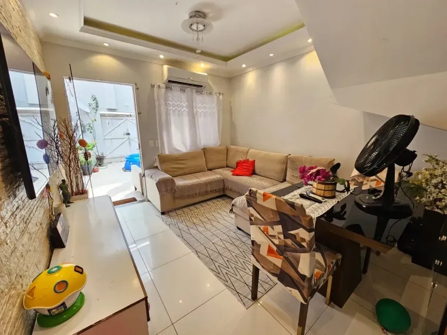 Foto do imóvel - Casa à venda com 2 quartos, 2 banheiros, 74 m² e 1 vaga na garagem em