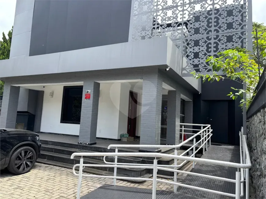 Foto do imóvel - Sobrado para alugar com 325 m², 1 quarto, 4 banheiros, 4 vagas