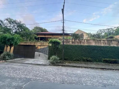 Casa com 3 Quartos à venda, 10m² no Macaxeira, Recife