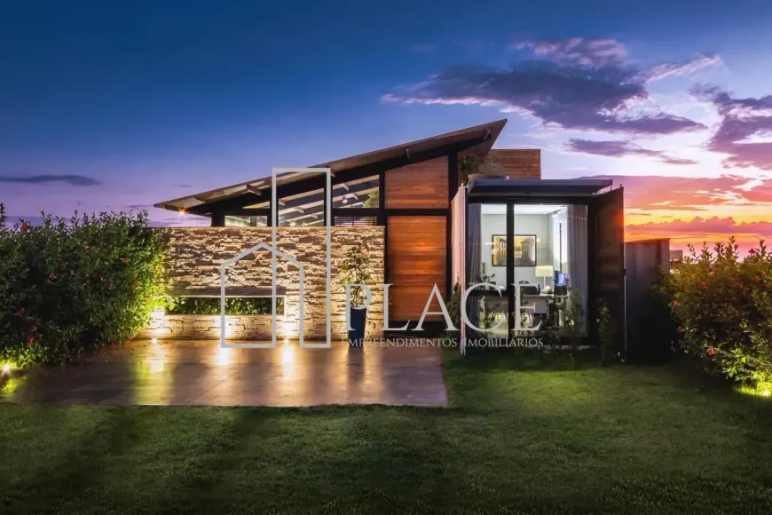 Foto do imóvel - Casa para alugar com 3 quartos, 1 suíte, 2 banheiros e 2 vagas na garagem em